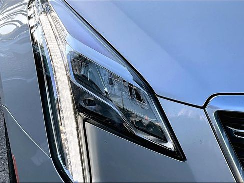 Used 2019 Cadillac XTS image 28