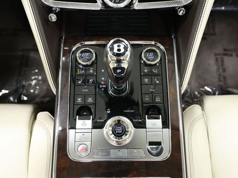 Used 2020 Bentley Flying Spur W12 image 51