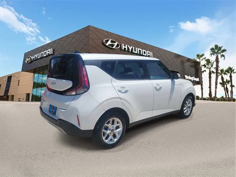Used 2023 Kia Soul LX w/ Option Group 015 image 3