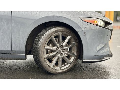 Certified 2025 MAZDA MAZDA3 Hatchback w/Premium Plus Pkg image 9