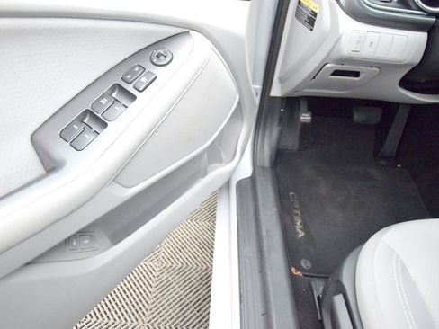 Used 2015 Kia Optima LX image 27