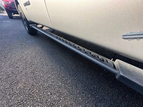 Used 2014 Nissan Titan S image 11