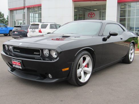 Used 2009 Dodge Challenger SRT8 w/ SRT Option Group II RWD image 2