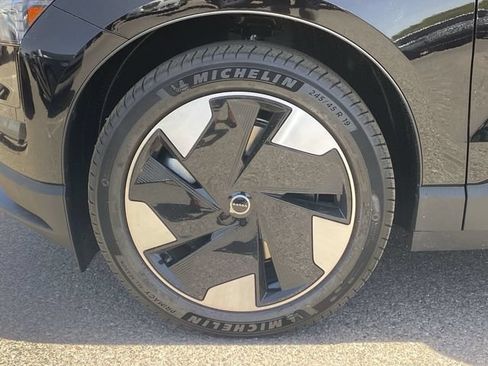Certified 2025 Volvo EX30 Plus w/ Protection Package Premier AWD/4WD image 10