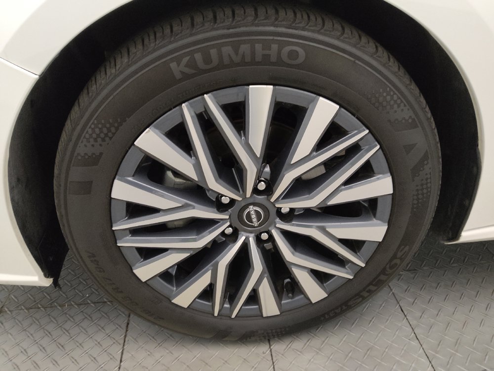 Used 2025 Nissan Altima 2.5 SV FWD image 31