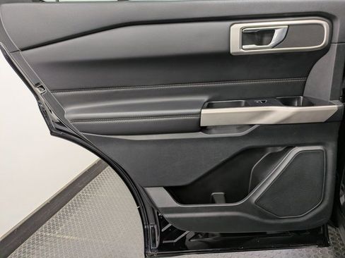 Certified 2022 Ford Explorer XLT w/ Equipment Group 202A image 21