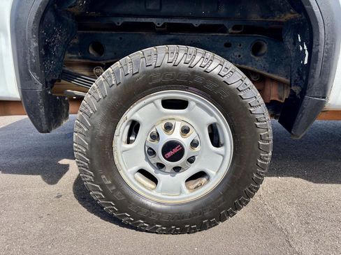 Used 2022 GMC Sierra 2500 Pro w/ Convenience Package AWD/4WD image 11