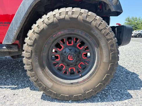 Used 2016 Jeep Wrangler Unlimited Rubicon w/ Dual Top Group AWD/4WD image 15