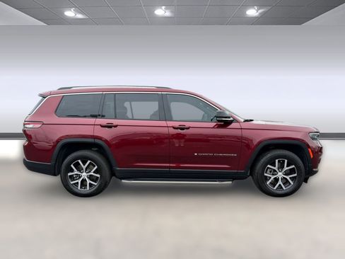 Used 2023 Jeep Grand Cherokee L Limited image 8