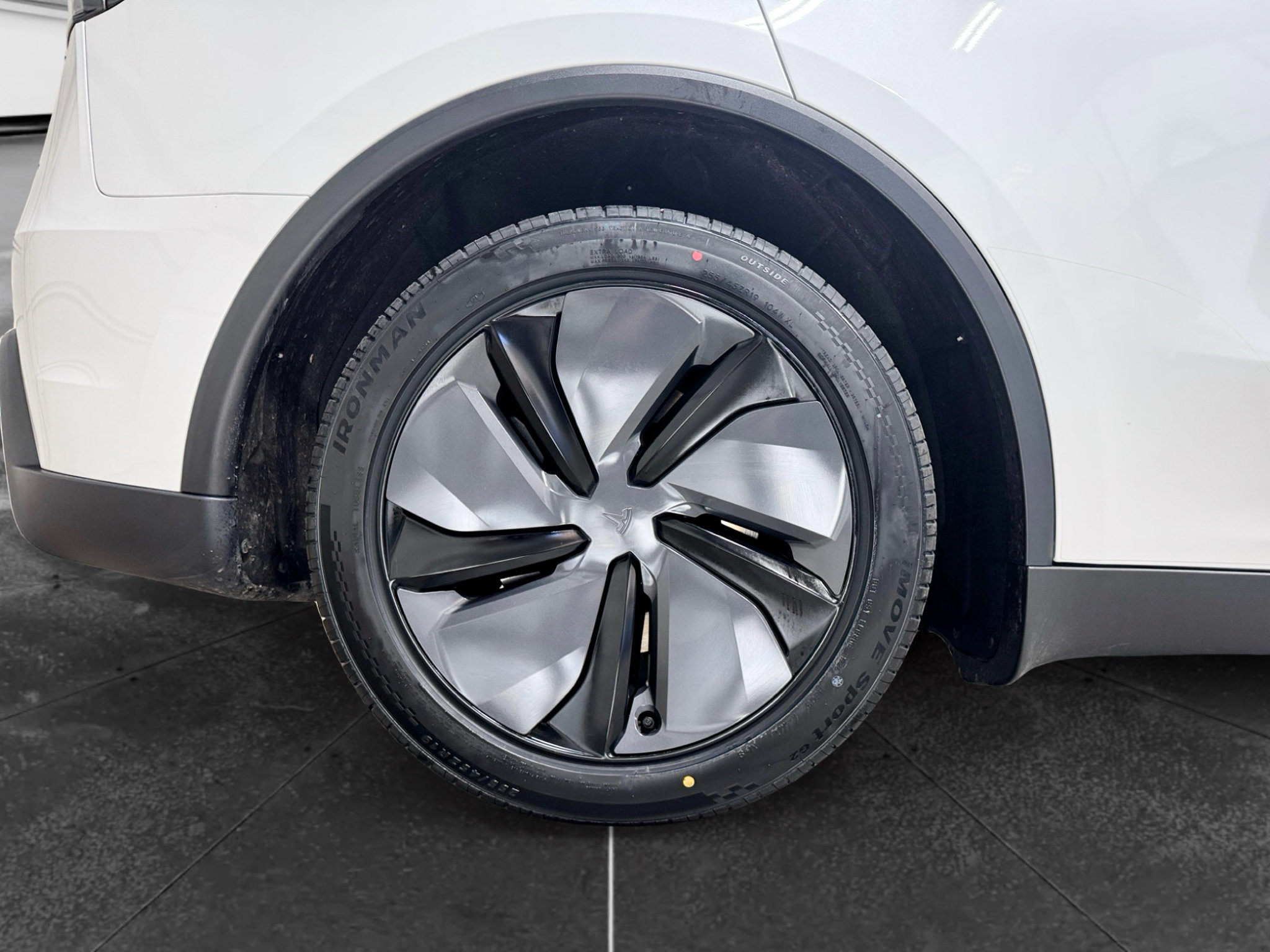 Used 2026 Tesla Model Y 2WD image 34