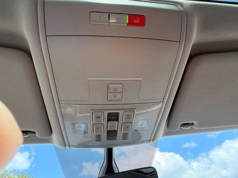 Used 2021 Volkswagen Atlas SE w/ Panoramic Sunroof Package AWD/4WD image 25