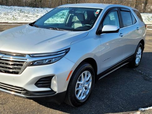 Used 2022 Chevrolet Equinox LT image 3