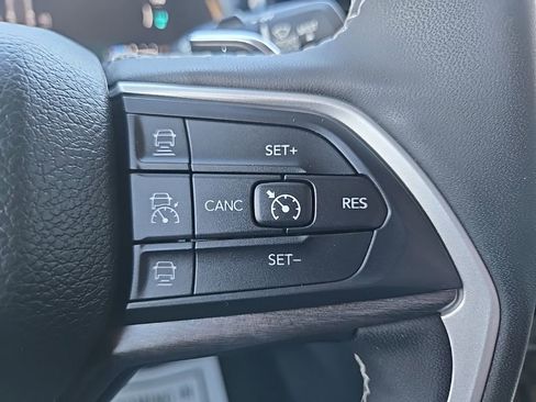 Used 2022 Jeep Grand Cherokee Limited 4xe w/ Luxury Tech Group II AWD/4WD image 44