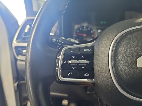 Used 2023 Kia Sorento S w/ Panoramic Sunroof Package AWD/4WD image 16