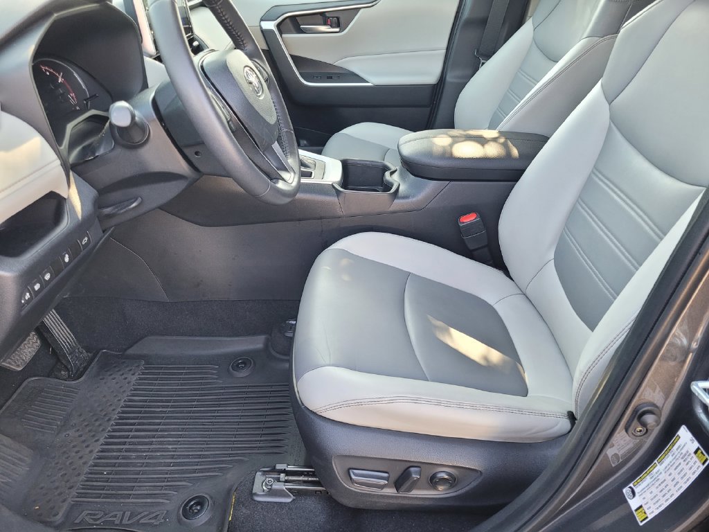 Used 2023 Toyota RAV4 XLE Premium AWD/4WD image 18