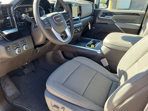 New 2026 GMC Sierra 3500 SLT w/ SLT Convenience Package image 14