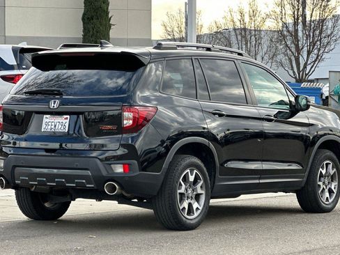 Used 2023 Honda Passport TrailSport image 4