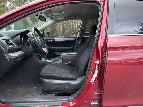 Used 2015 Subaru Outback 2.5i Premium image 10