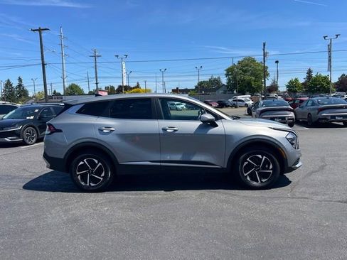 Used 2023 Kia Sportage LX AWD/4WD image 8