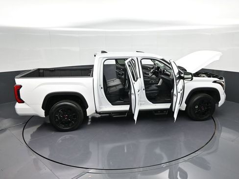 Used 2024 Toyota Tundra SR5 w/ SR5 Premium Package AWD/4WD image 44
