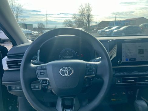 Used 2025 Toyota Camry LE image 33