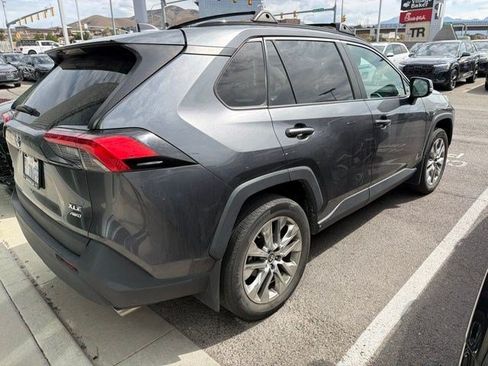 Used 2021 Toyota RAV4 XLE Premium AWD/4WD image 4