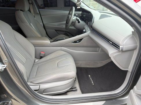 Used 2024 Hyundai Elantra SEL FWD image 24