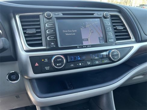 Used 2016 Toyota Highlander Limited image 32