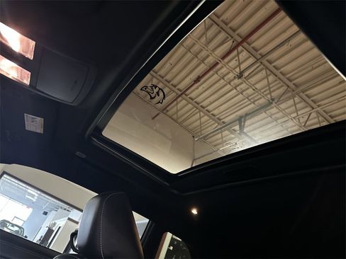 Used 2020 Dodge Challenger SRT Hellcat Redeye image 16