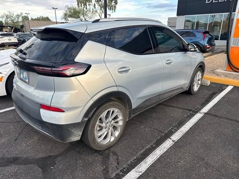 Used 2023 Chevrolet Bolt EUV LT w/ Driver Confidence Package FWD image 4
