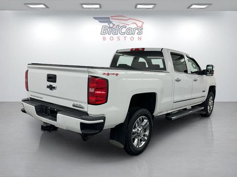 Used 2015 Chevrolet Silverado 2500 High Country w/ High Country Premium Package AWD/4WD image 4