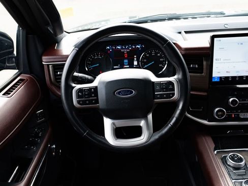 Used 2024 Ford Expedition Limited AWD/4WD image 11