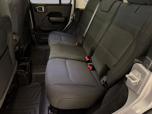 Used 2020 Jeep Wrangler Unlimited Willys image 17