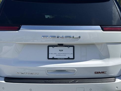 Used 2025 GMC Yukon Denali AWD/4WD image 10