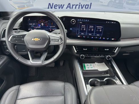 Certified 2025 Chevrolet Suburban LT image 10