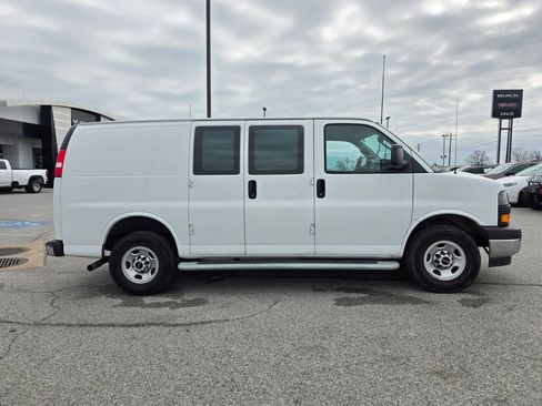 Used 2024 GMC Savana 2500 w/ Driver Convenience Package image 8