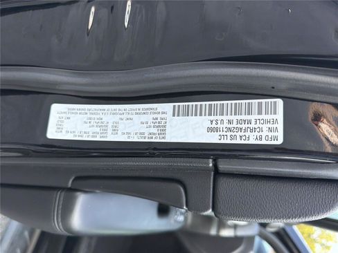 Used 2022 Jeep Grand Cherokee Laredo X AWD/4WD image 34