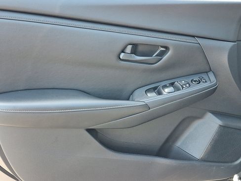 Used 2025 Nissan Sentra S FWD image 13