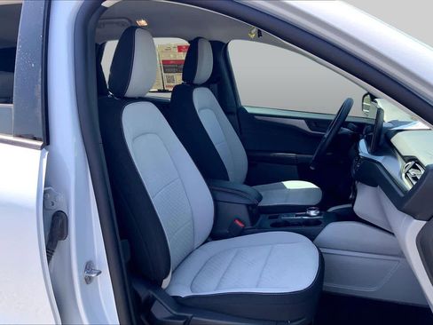 Used 2025 Ford Escape Active w/ Tech Pack #1 FWD image 9