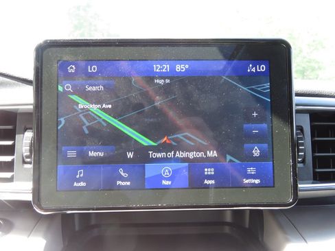 Used 2024 Ford Explorer XLT w/ Equipment Group 202A AWD/4WD image 28