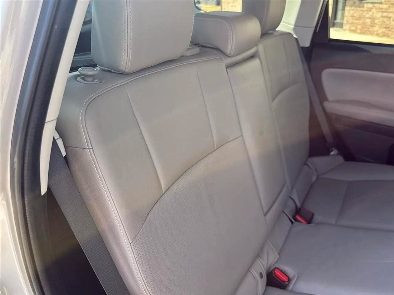 Used 2014 Subaru Forester 2.5i Limited w/ Popular Package #2 AWD/4WD image 48