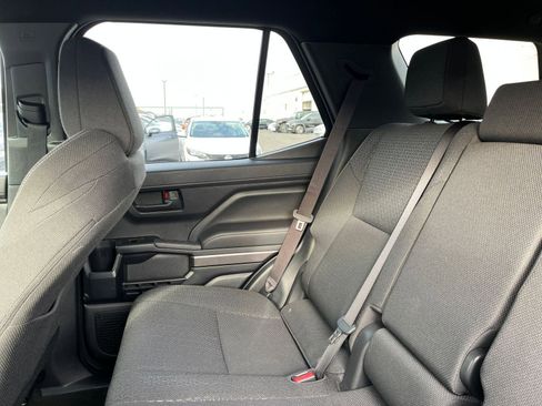 Used 2025 Toyota 4Runner SR5 image 39