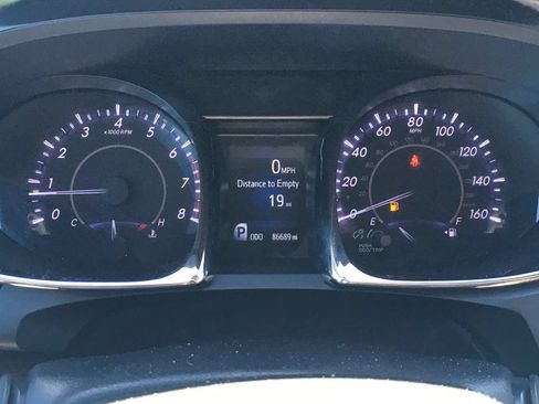 Used 2013 Toyota Avalon XLE FWD image 2