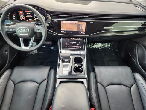 Used 2019 Audi Q8 Prestige w/ Luxury Package image 28