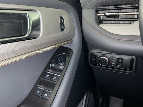 New 2026 Ford Explorer Active RWD image 21