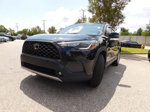 Used 2022 Toyota Corolla Cross LE FWD image 4