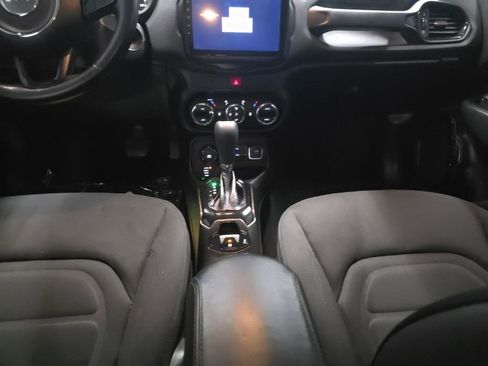 Used 2016 Jeep Renegade Latitude image 15