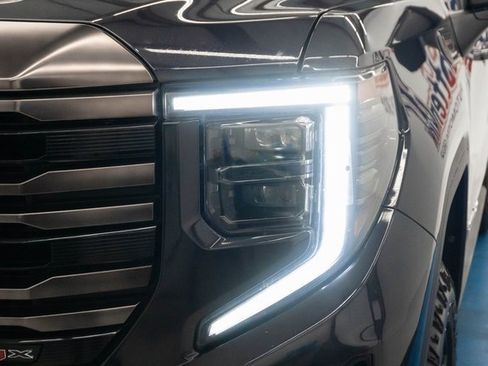 Used 2022 GMC Sierra 1500 AT4X image 17