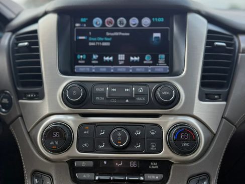 Used 2019 GMC Yukon XL Denali w/ Denali Ultimate Package AWD/4WD image 12