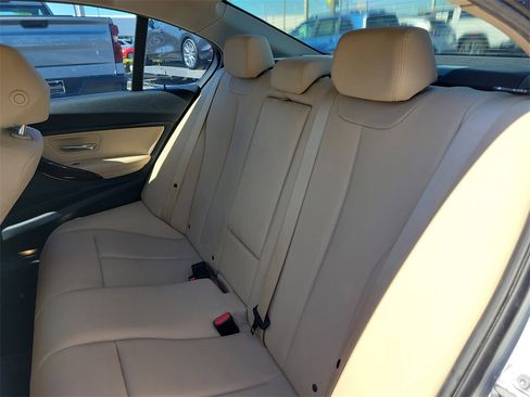 Used 2017 BMW 320i Sedan image 9